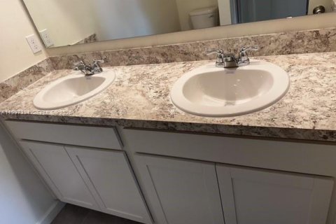 Villa ou maison à louer à Port St. Lucie, Floride: 3 chambres, 139.73 m2 № 2059289 - photo 7