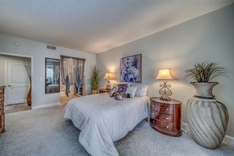 Condo in Belleair, Florida, 2 bedrooms  № 1532765 - photo 27