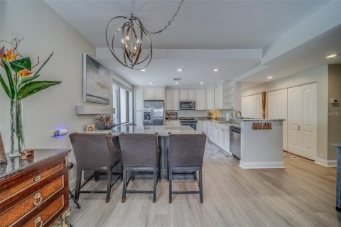 Condo in Belleair, Florida, 2 bedrooms  № 1532765 - photo 14