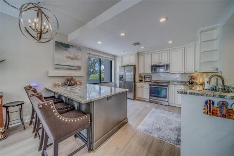 Condo in Belleair, Florida, 2 bedrooms  № 1532765 - photo 13