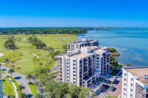Condo in Belleair, Florida, 2 bedrooms  № 1532765 - photo 1