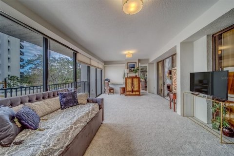 Condo in Belleair, Florida, 2 bedrooms  № 1532765 - photo 25