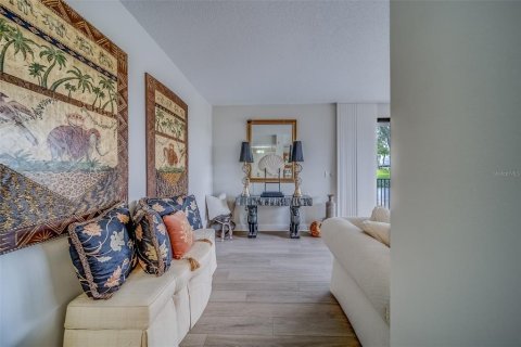 Condo in Belleair, Florida, 2 bedrooms  № 1532765 - photo 7