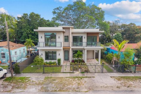 House in Miami, Florida 4 bedrooms, 117.06 sq.m. № 2243674 - photo 26