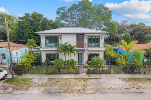 House in Miami, Florida 4 bedrooms, 117.06 sq.m. № 2243674 - photo 27