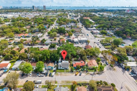 House in Miami, Florida 4 bedrooms, 117.06 sq.m. № 2243674 - photo 23