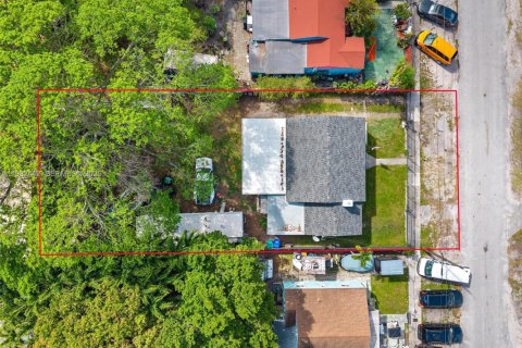 House in Miami, Florida 4 bedrooms, 117.06 sq.m. № 2243674 - photo 20
