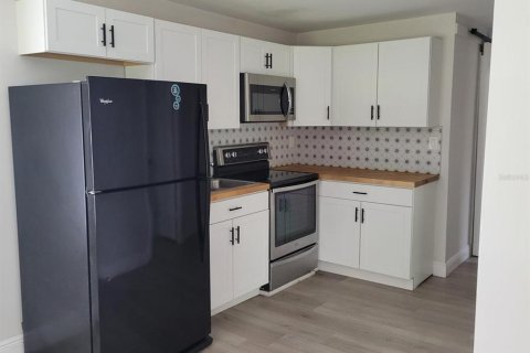 Adosado en venta en Kissimmee, Florida, 2 dormitorios, 63.55 m2 № 1914854 - foto 12
