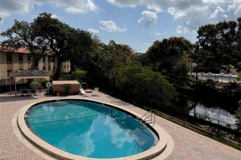 Condo in Wilton Manors, Florida, 1 bedroom  № 1068487 - photo 1