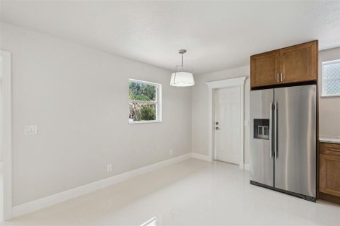 Villa ou maison à vendre à Leesburg, Floride: 2 chambres, 111.2 m2 № 2226153 - photo 16