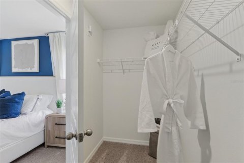 House in Lakeland, Florida 4 bedrooms, 154.68 sq.m. № 2100095 - photo 15