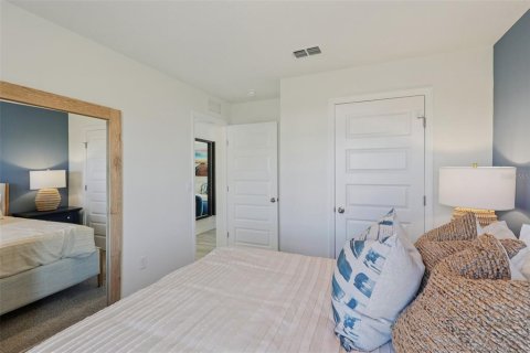 House in Lakeland, Florida 4 bedrooms, 154.68 sq.m. № 2100095 - photo 17