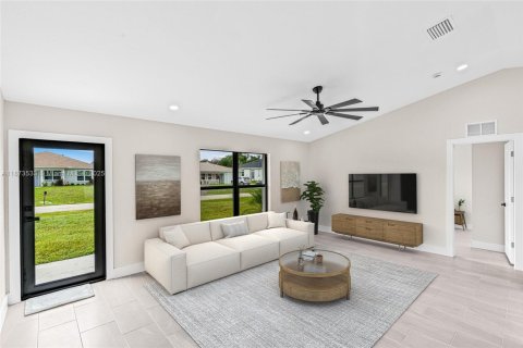 Купить виллу или дом в Лихай-Эйкерс, Флорида 3 спальни, № 1928359 - фото 12