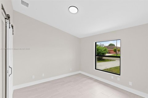 Купить виллу или дом в Лихай-Эйкерс, Флорида 3 спальни, № 1928359 - фото 25