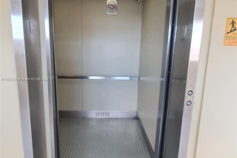 Copropriété à vendre à Miami, Floride: 2 chambres, 78.78 m2 № 1973514 - photo 7