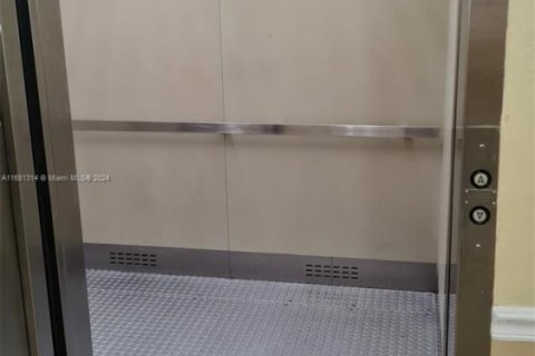 Copropriété à vendre à Miami, Floride: 2 chambres, 78.78 m2 № 1973514 - photo 8
