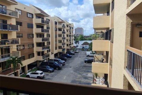 Copropriété à vendre à Miami, Floride: 2 chambres, 78.78 m2 № 1973514 - photo 12