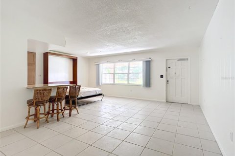 Condo in Saint Petersburg, Florida, 1 bedroom  № 1528031 - photo 5