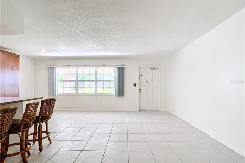 Condo in Saint Petersburg, Florida, 1 bedroom  № 1528031 - photo 11