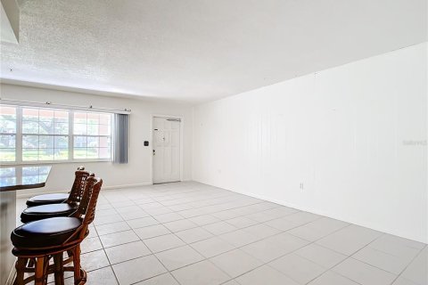 Condo in Saint Petersburg, Florida, 1 bedroom  № 1528031 - photo 10
