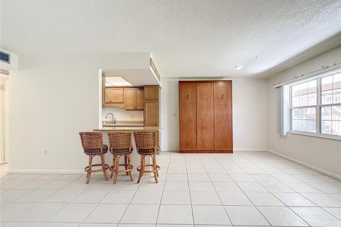 Condo in Saint Petersburg, Florida, 1 bedroom  № 1528031 - photo 24