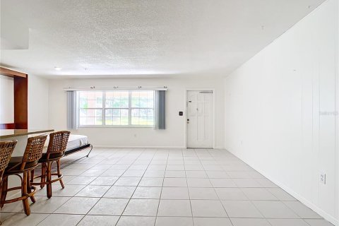 Condo in Saint Petersburg, Florida, 1 bedroom  № 1528031 - photo 6