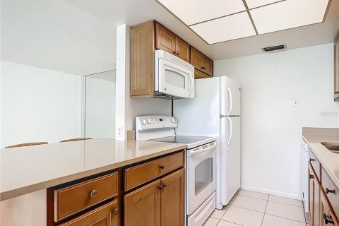 Condo in Saint Petersburg, Florida, 1 bedroom  № 1528031 - photo 30