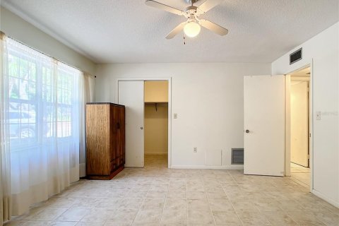 Condo in Saint Petersburg, Florida, 1 bedroom  № 1528031 - photo 17