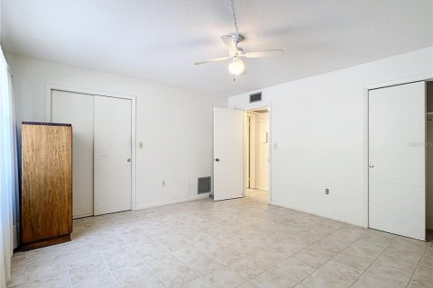 Condo in Saint Petersburg, Florida, 1 bedroom  № 1528031 - photo 16