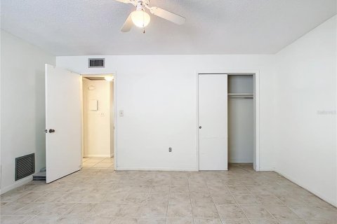 Condo in Saint Petersburg, Florida, 1 bedroom  № 1528031 - photo 19