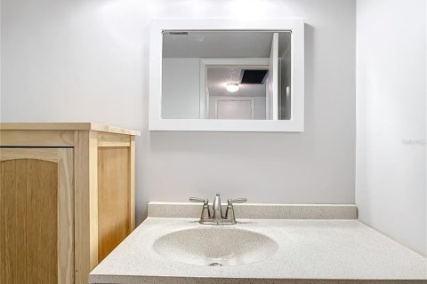 Condo in Saint Petersburg, Florida, 1 bedroom  № 1528031 - photo 21