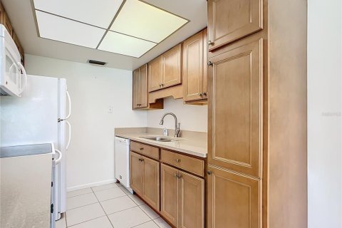 Condo in Saint Petersburg, Florida, 1 bedroom  № 1528031 - photo 29