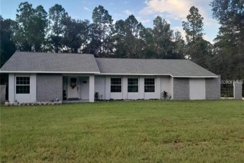 House in Silver Springs Shores, Florida 3 bedrooms, 180.51 sq.m. № 2123460