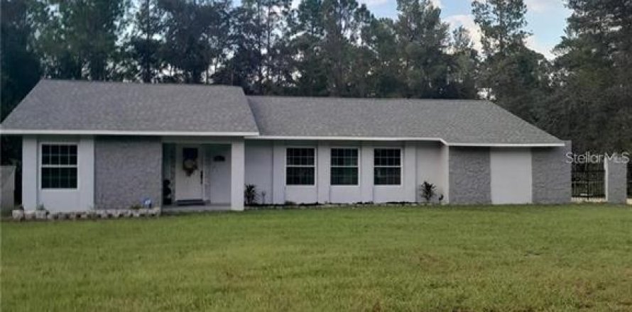 Villa ou maison à Silver Springs Shores, Floride 3 chambres, 180.51 m2 № 2123460
