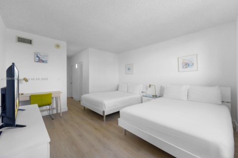 Condo in Sunny Isles Beach, Florida, 1 bedroom  № 2018442 - photo 12