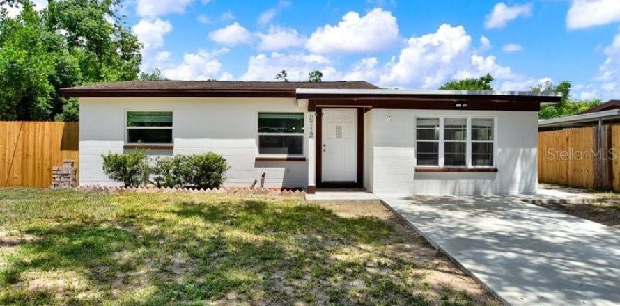 House in Tampa, Florida 3 bedrooms, 99.03 sq.m. № 2318602