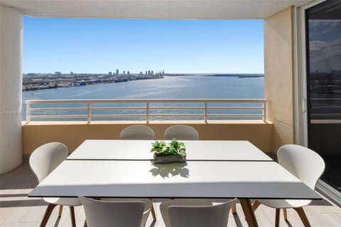 Copropriété à louer à Miami, Floride: 3 chambres, 205.59 m2 № 1966404 - photo 7