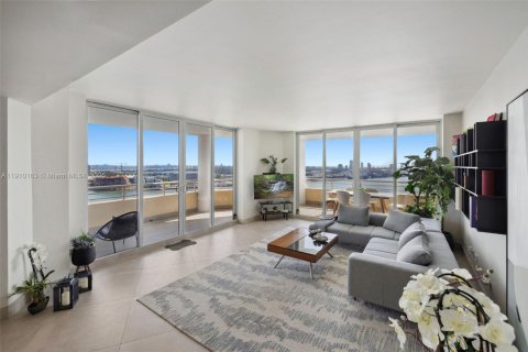 Copropriété à louer à Miami, Floride: 3 chambres, 205.59 m2 № 1966404 - photo 3