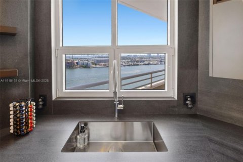Copropriété à louer à Miami, Floride: 3 chambres, 205.59 m2 № 1966404 - photo 24