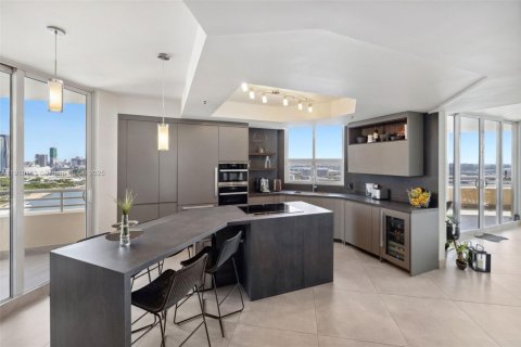 Copropriété à louer à Miami, Floride: 3 chambres, 205.59 m2 № 1966404 - photo 20