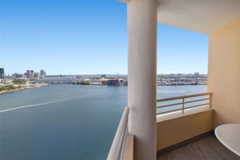 Copropriété à louer à Miami, Floride: 3 chambres, 205.59 m2 № 1966404 - photo 22