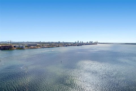 Copropriété à louer à Miami, Floride: 3 chambres, 205.59 m2 № 1966404 - photo 15