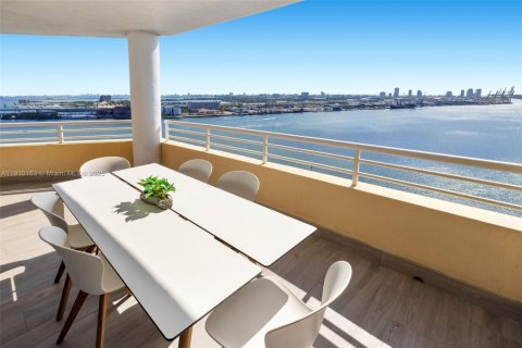 Copropriété à louer à Miami, Floride: 3 chambres, 205.59 m2 № 1966404 - photo 14