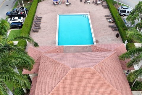 Touwnhouse à louer à Miami, Floride: 3 chambres, 155.89 m2 № 2432526 - photo 29