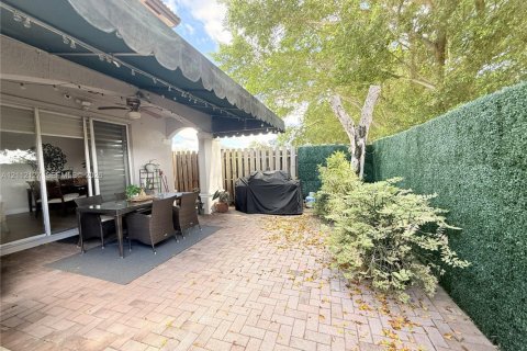 Touwnhouse à louer à Miami, Floride: 3 chambres, 155.89 m2 № 2432526 - photo 23