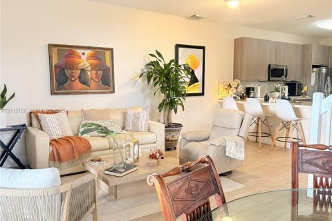 Touwnhouse à louer à Miami, Floride: 3 chambres, 155.89 m2 № 2432526 - photo 6