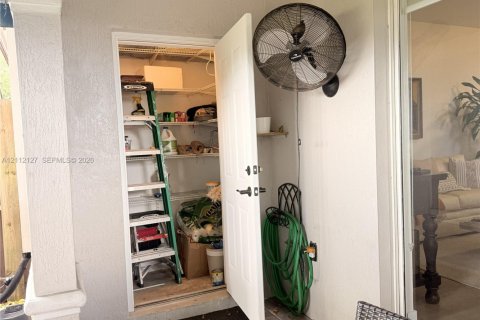 Touwnhouse à louer à Miami, Floride: 3 chambres, 155.89 m2 № 2432526 - photo 25