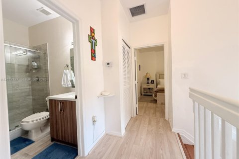 Touwnhouse à louer à Miami, Floride: 3 chambres, 155.89 m2 № 2432526 - photo 19