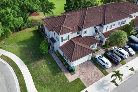 Touwnhouse à louer à Miami, Floride: 3 chambres, 155.89 m2 № 2432526 - photo 26