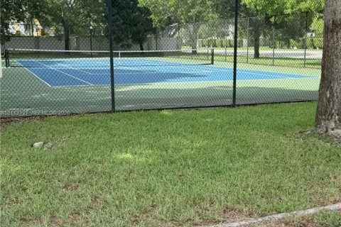 Touwnhouse à louer à Miami, Floride: 3 chambres, 155.89 m2 № 2432526 - photo 30